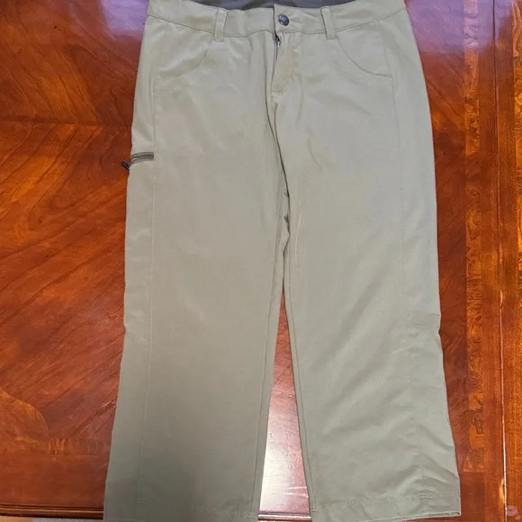 Women’s Patagonia Capri Pants - Picture 2 of 4